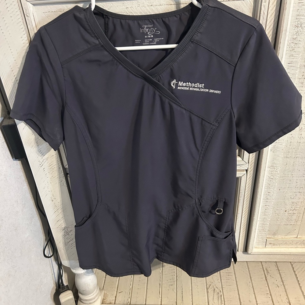 Cherokee scrub top - Picture 4 of 4